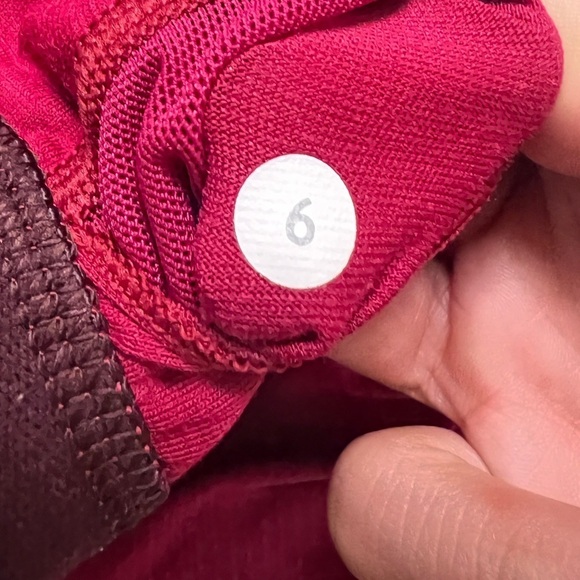 Lululemon Stash It Tank - Picture 12 of 13